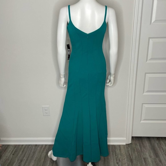 Jump Apparel Women's Junior's Jade Double V Scuba Fitted Formal Trumpet Dress - Picture 5 of 6